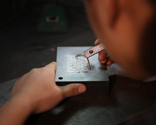 Komu przysługuje świadczenie pielęgnacyjne nad osoba starszą?