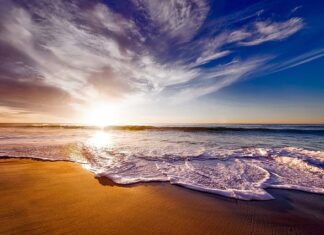 Czy od picia wody rośnie brzuch?