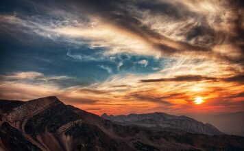 Czy na liście obecności muszą być godziny pracy?